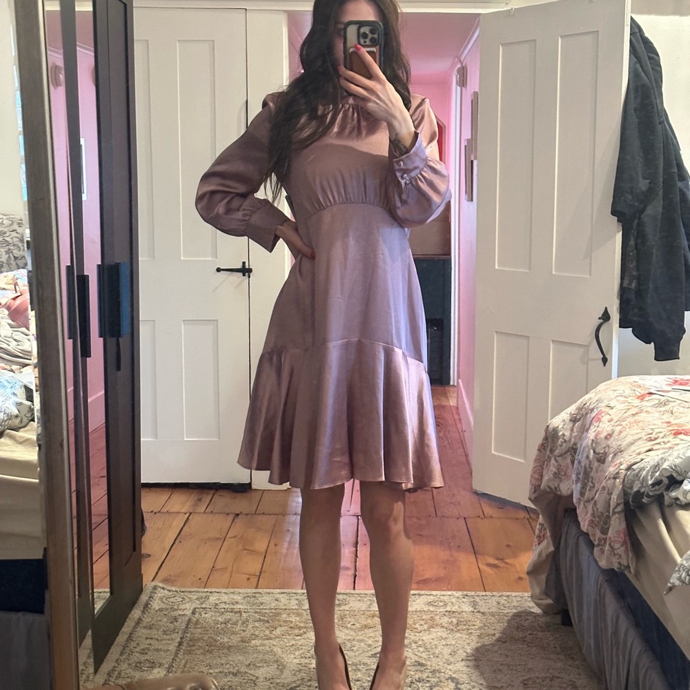 Elegant Mauve Long-Sleeve Dress